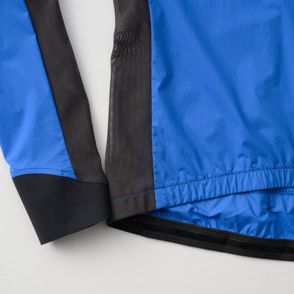 Stretch ripstop windbreaker with back pocket