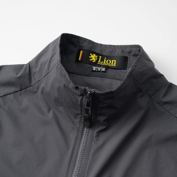 Stretch wind vest in ripstop with back pocket