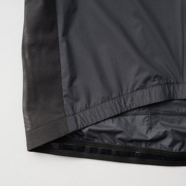 Stretch wind vest in ripstop with back pocket