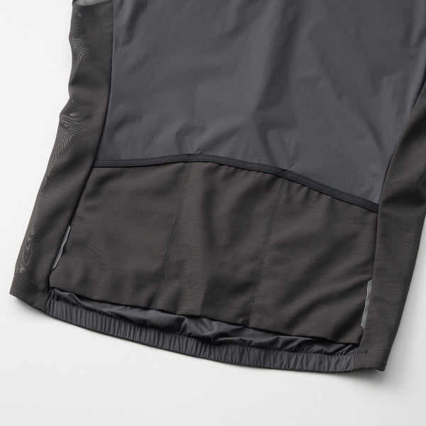 Stretch wind vest in ripstop with back pocket